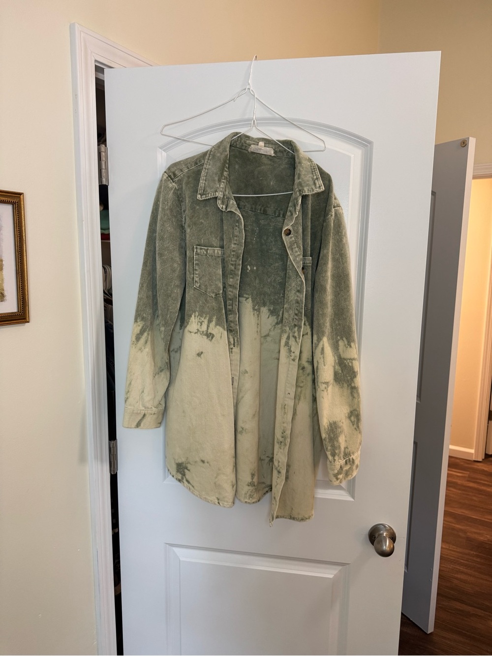 Peach Love California Green and Cream Tie-Dye Button Down Shirt